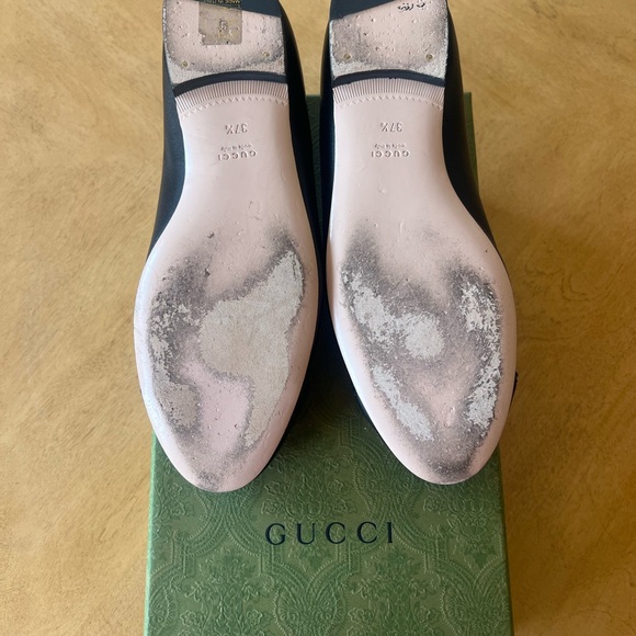 Gucci Black Leather Flats with Logo Detail - Picture 2 of 3